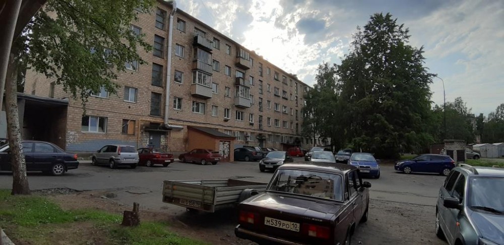 Респ. Карелия, г. Петрозаводск, пр-кт. Октябрьский, д. 2-фасад здания