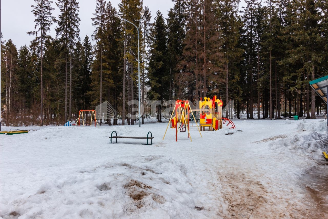 Респ. Карелия, г. Петрозаводск, ул. Софьи Ковалевской, д. 10 А-придомовая территория