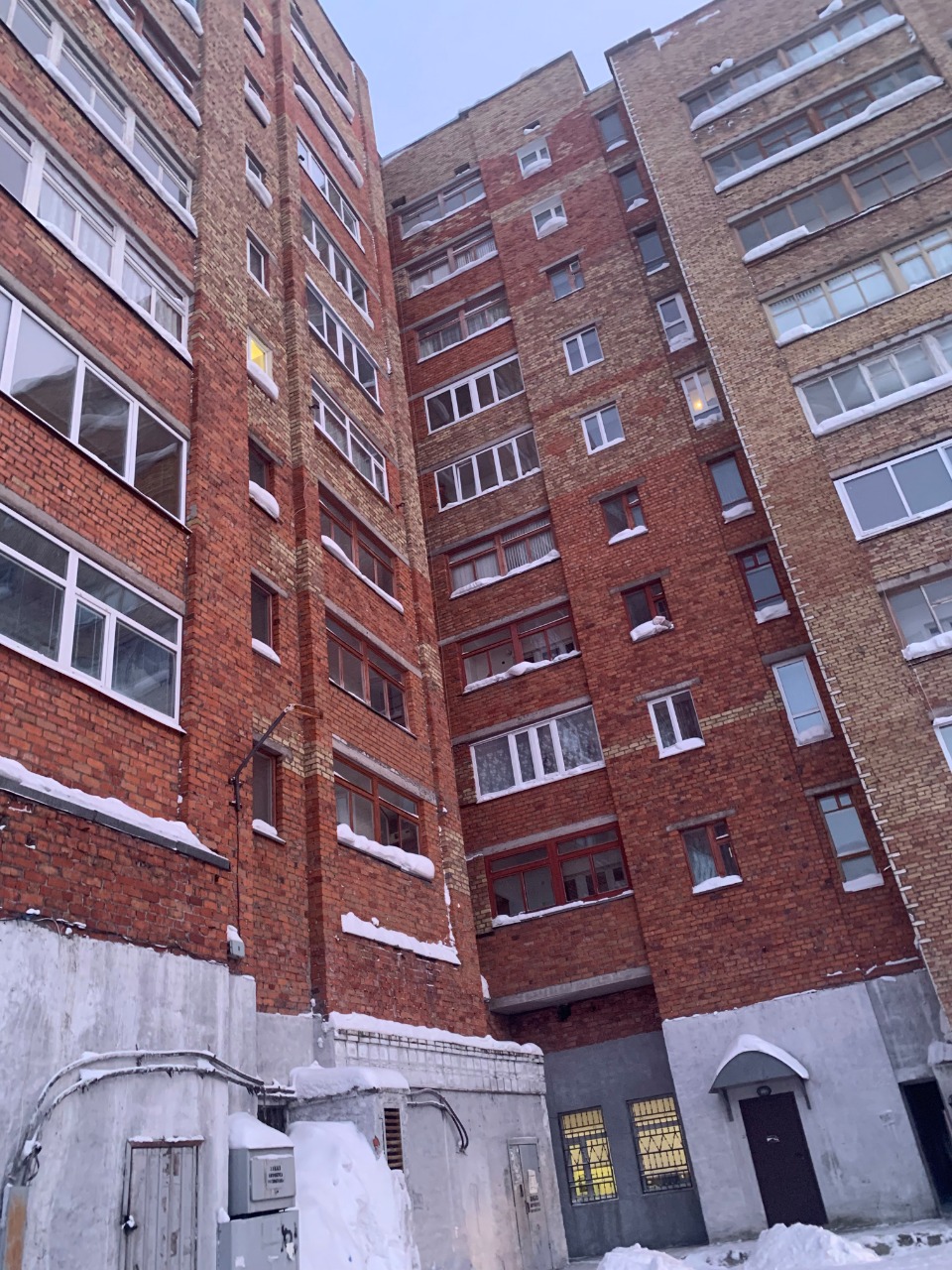 Респ. Коми, г. Воркута, ул. Ленина, д. 53-фасад здания