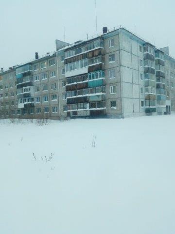 Респ. Коми, г. Воркута, б-р. Шерстнева, д. 10А-придомовая территория