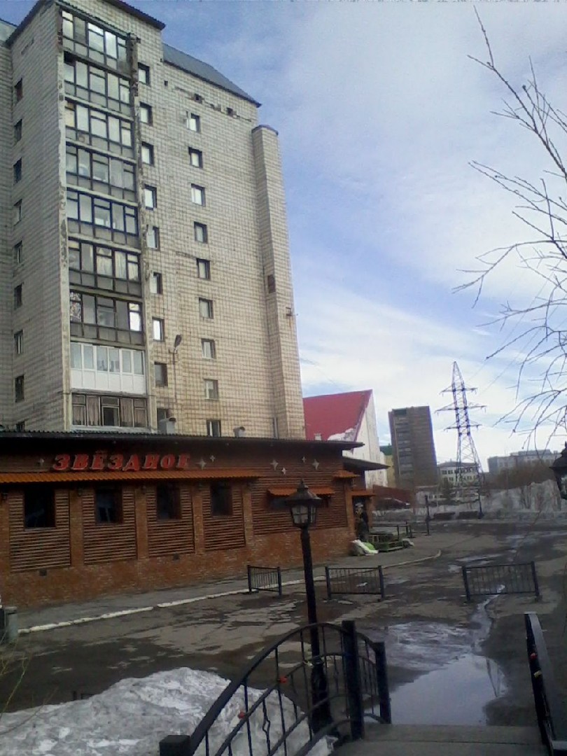 Респ. Коми, г. Воркута, ул. Яновского, д. 10-фасад здания
