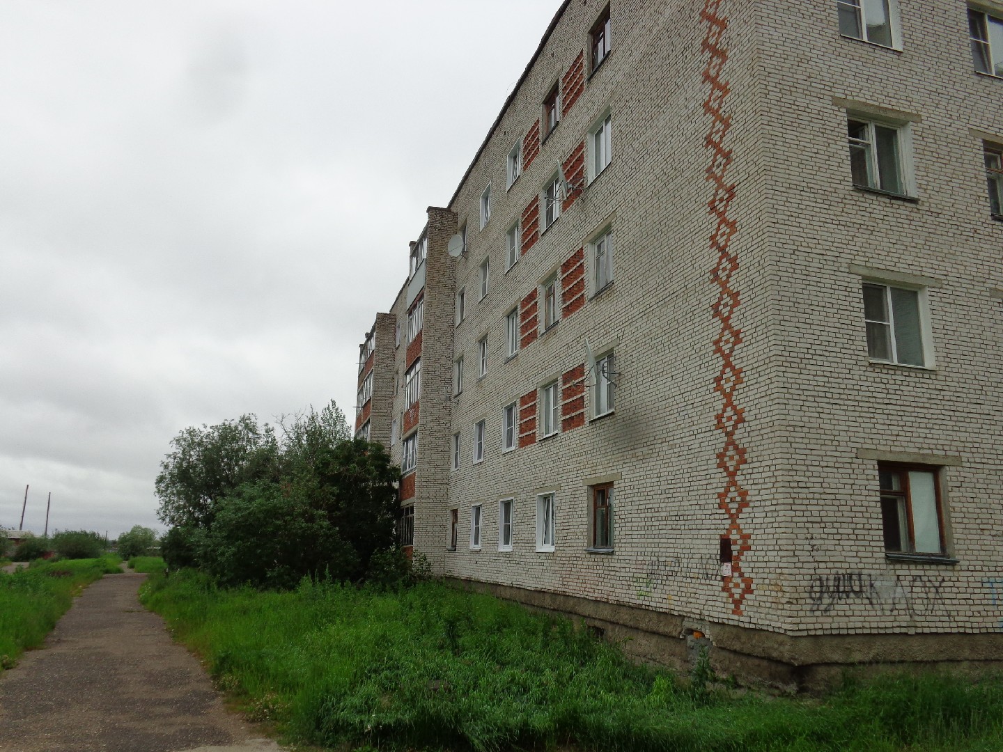 Респ. Коми, г. Печора, ул. Русанова, д. 3-фасад здания