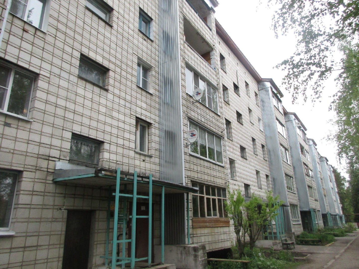 Респ. Коми, г. Сыктывкар, пгт. Верхняя Максаковка, ул. Максаковская, д. 4-фасад здания