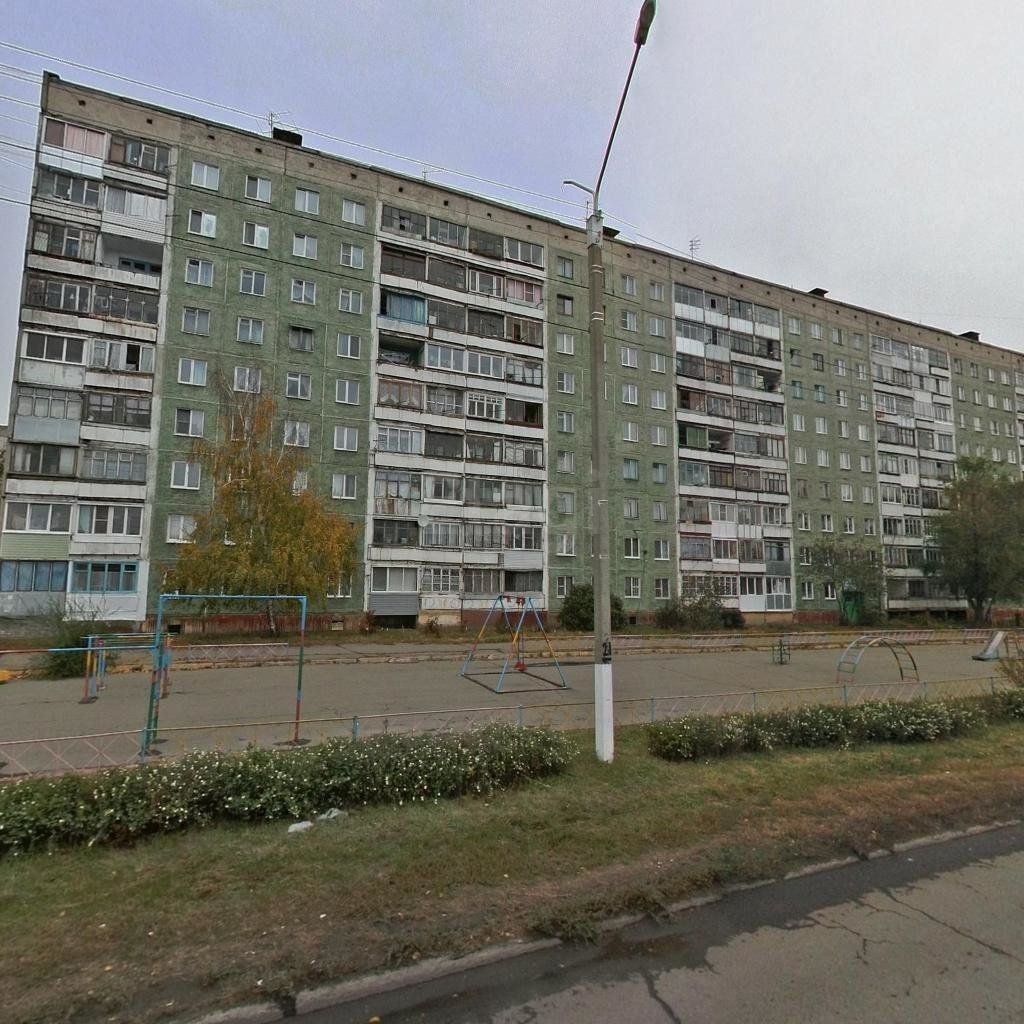 край. Алтайский, г. Барнаул, ул. Антона Петрова, д. 266-фасад здания