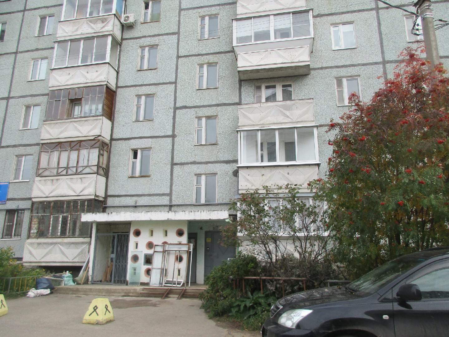 Респ. Коми, г. Сыктывкар, ул. Петрозаводская, д. 17-фасад здания