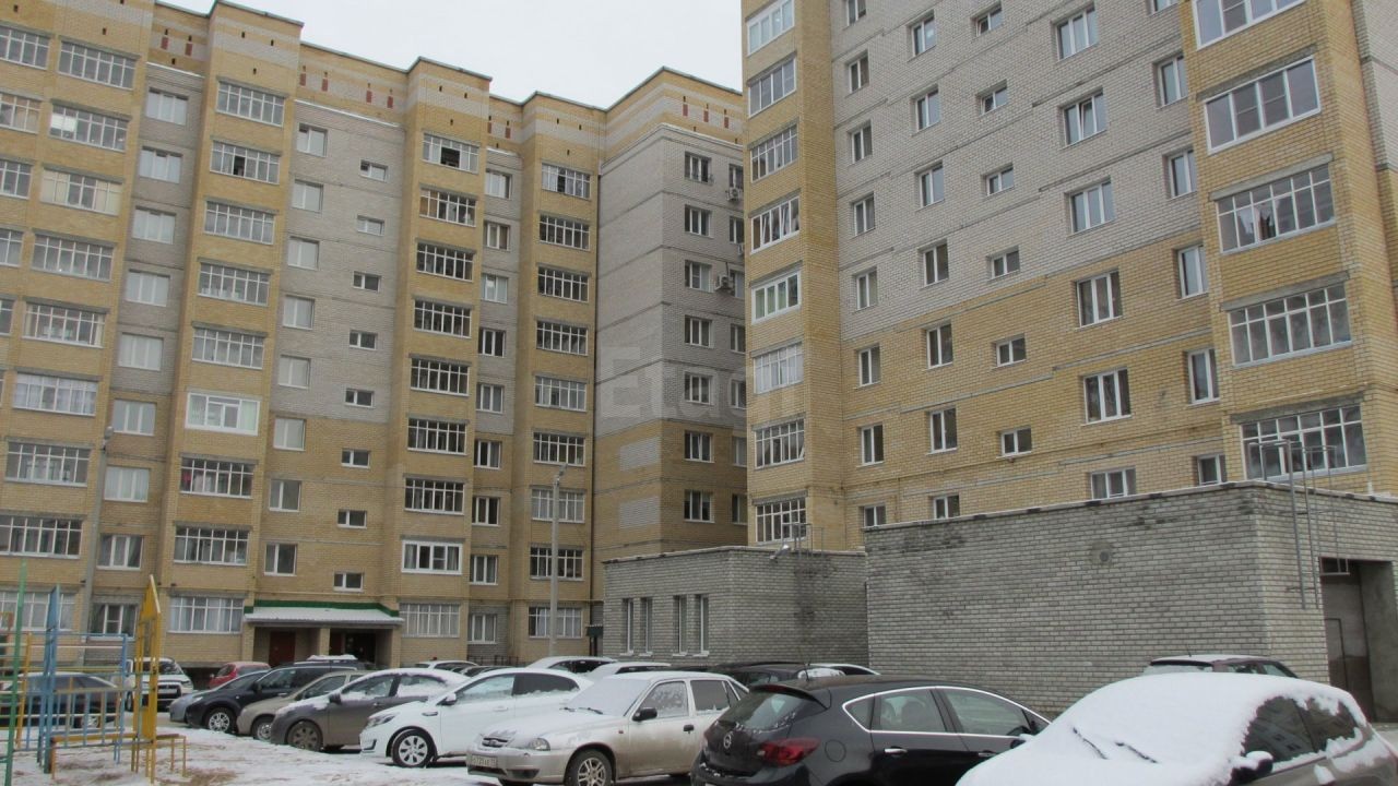 Респ. Коми, г. Сыктывкар, б-р. Покровский, д. 4-фасад здания