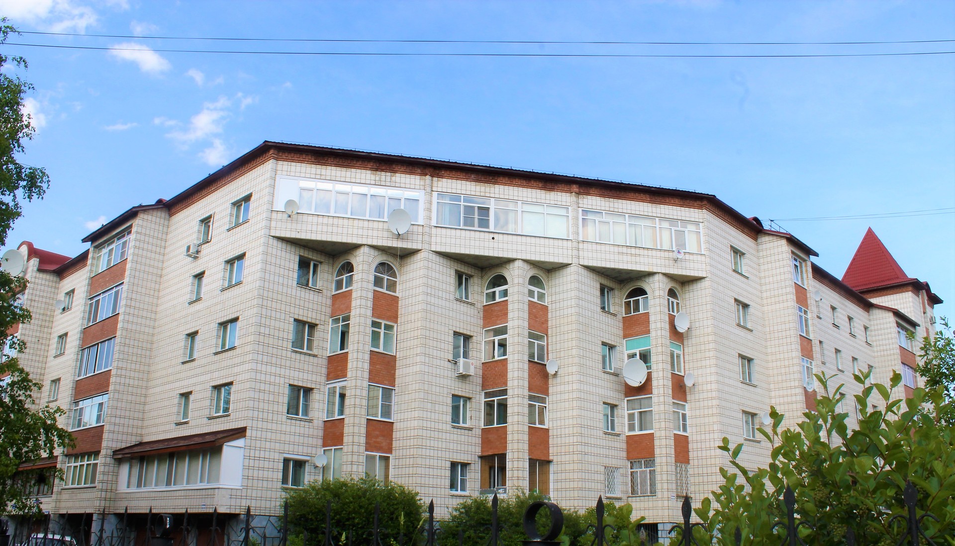 Респ. Коми, г. Сыктывкар, ул. Старовского, д. 55-А-фасад здания