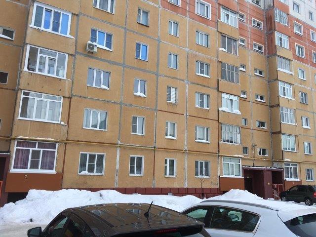 Респ. Коми, г. Усинск, ул. Комсомольская, д. 15-фасад здания