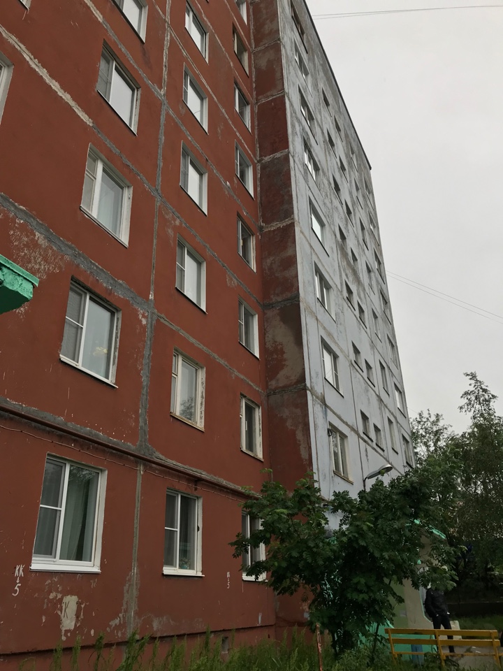 Респ. Коми, г. Усинск, ул. Комсомольская, д. 24а-фасад здания
