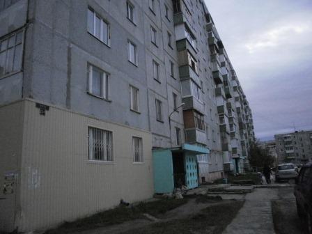Респ. Коми, г. Усинск, ул. Мира, д. 13, к. а-фасад здания
