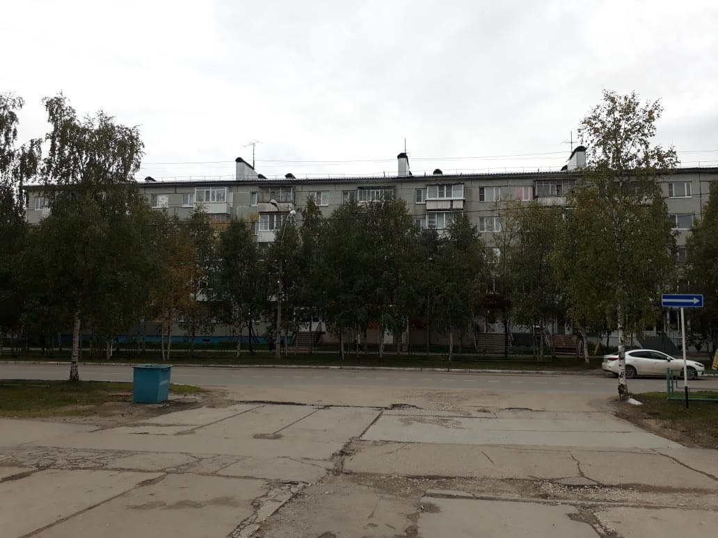 Респ. Коми, г. Усинск, ул. Строителей, д. 9-фасад здания