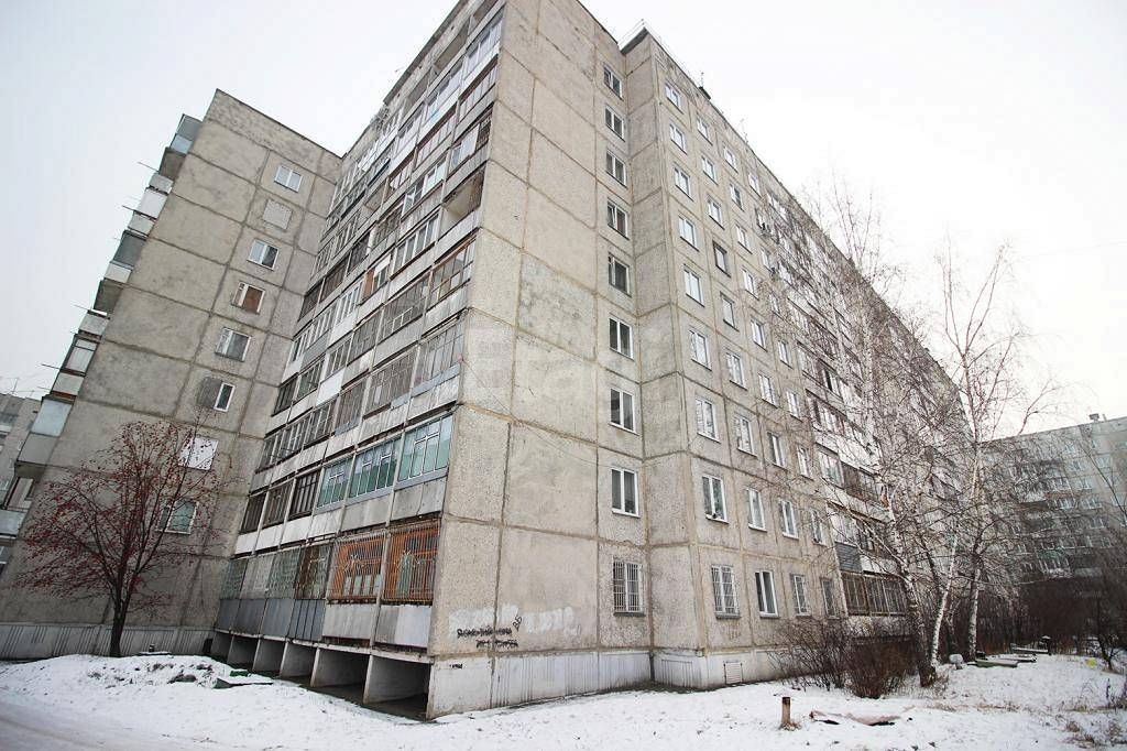 край. Алтайский, г. Барнаул, ул. Бабуркина, д. 10-фасад здания