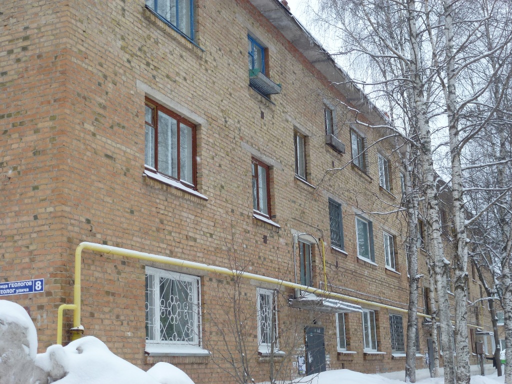 Респ. Коми, г. Ухта, ул. Геологов, д. 8-фасад здания