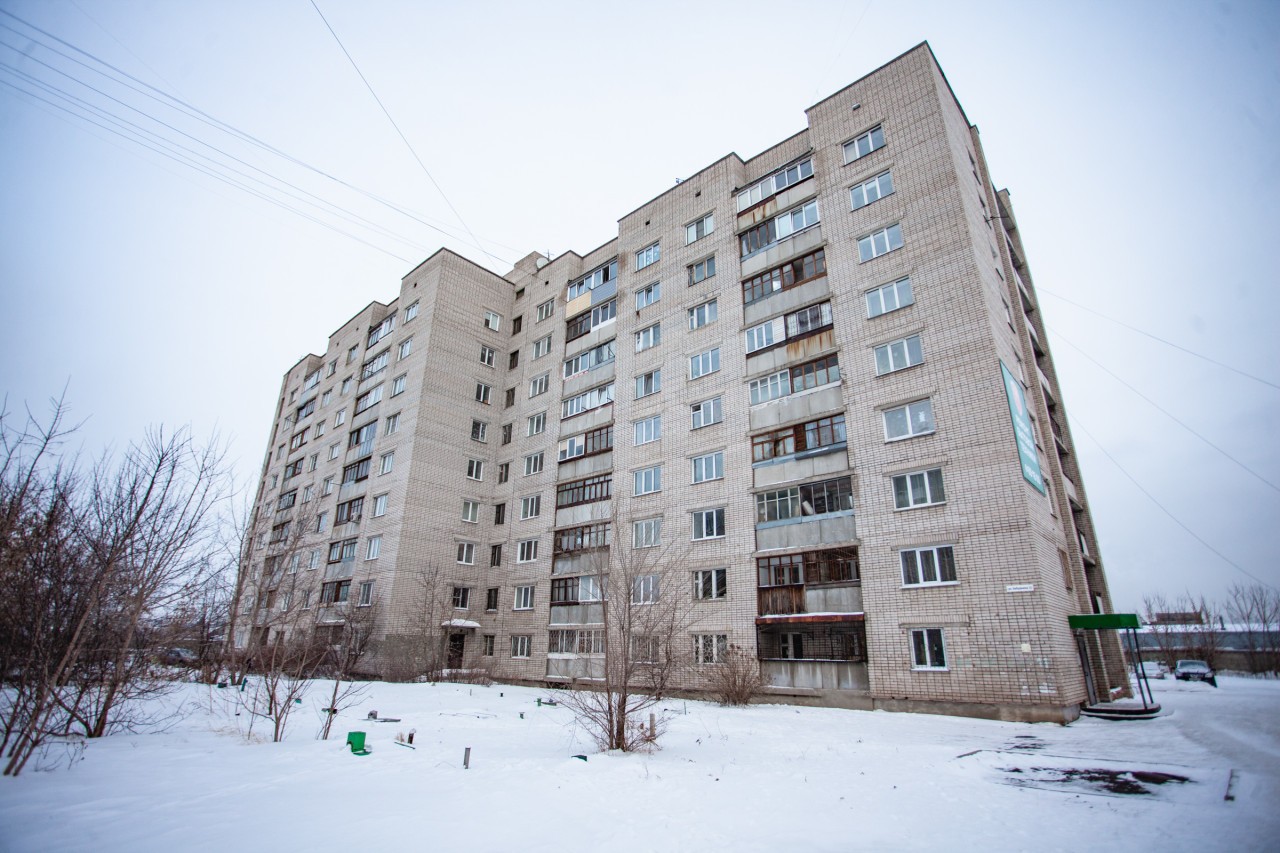 край. Алтайский, г. Барнаул, ул. Бабуркина, д. 11-фасад здания
