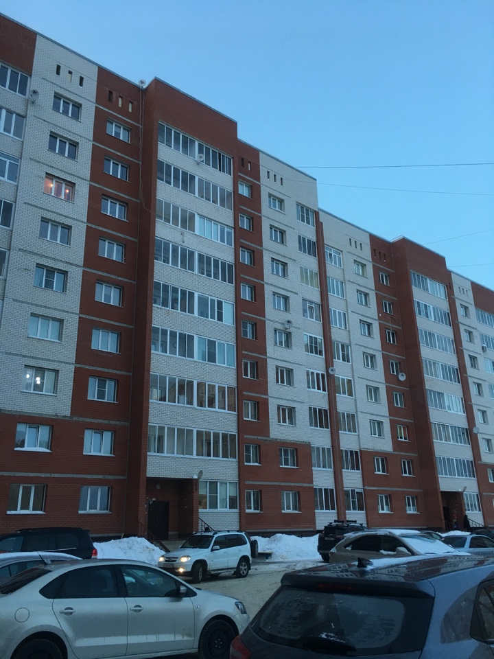Респ. Коми, г. Ухта, ул. М.К.Сидорова, д. 9-фасад здания