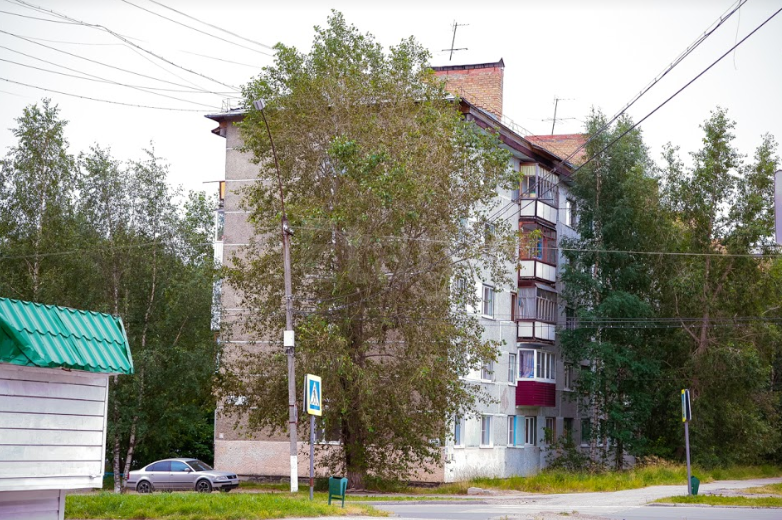 Респ. Коми, г. Ухта, ул. Советская, д. 13-фасад здания