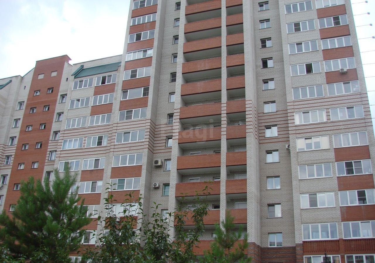 край. Алтайский, г. Барнаул, ул. Балтийская, д. 12-фасад здания