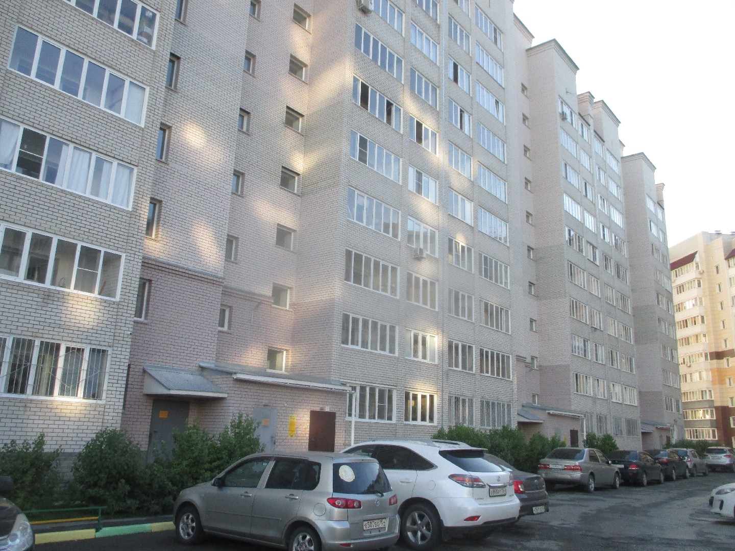 край. Алтайский, г. Барнаул, ул. Балтийская, д. 19-фасад здания