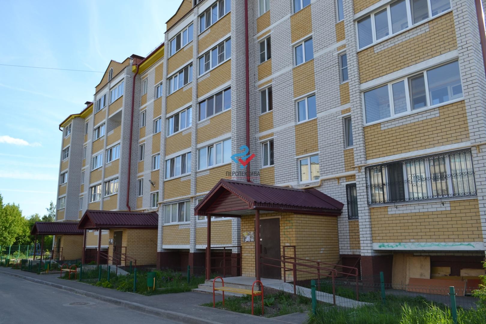 Респ. Марий Эл, г. Волжск, ул. Комарова, д. 12-фасад здания