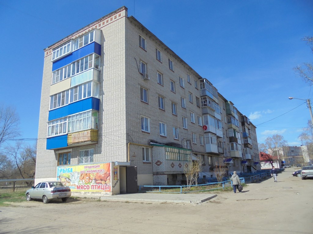 Респ. Марий Эл, р-н. Звениговский, г. Звенигово, ул. Гагарина, д. 2-фасад здания