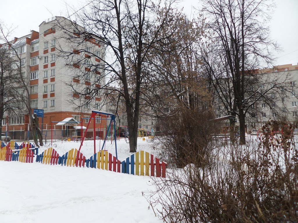 Респ. Марий Эл, г. Йошкар-Ола, ул. Зарубина, д. 57А-придомовая территория