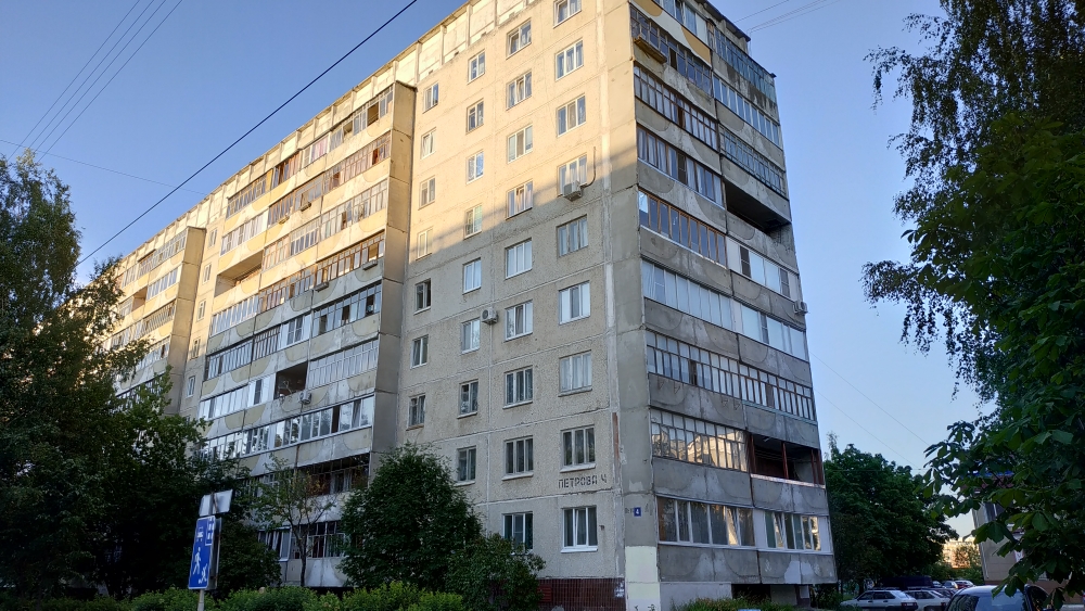 Респ. Марий Эл, г. Йошкар-Ола, ул. Петрова, д. 4-фасад здания