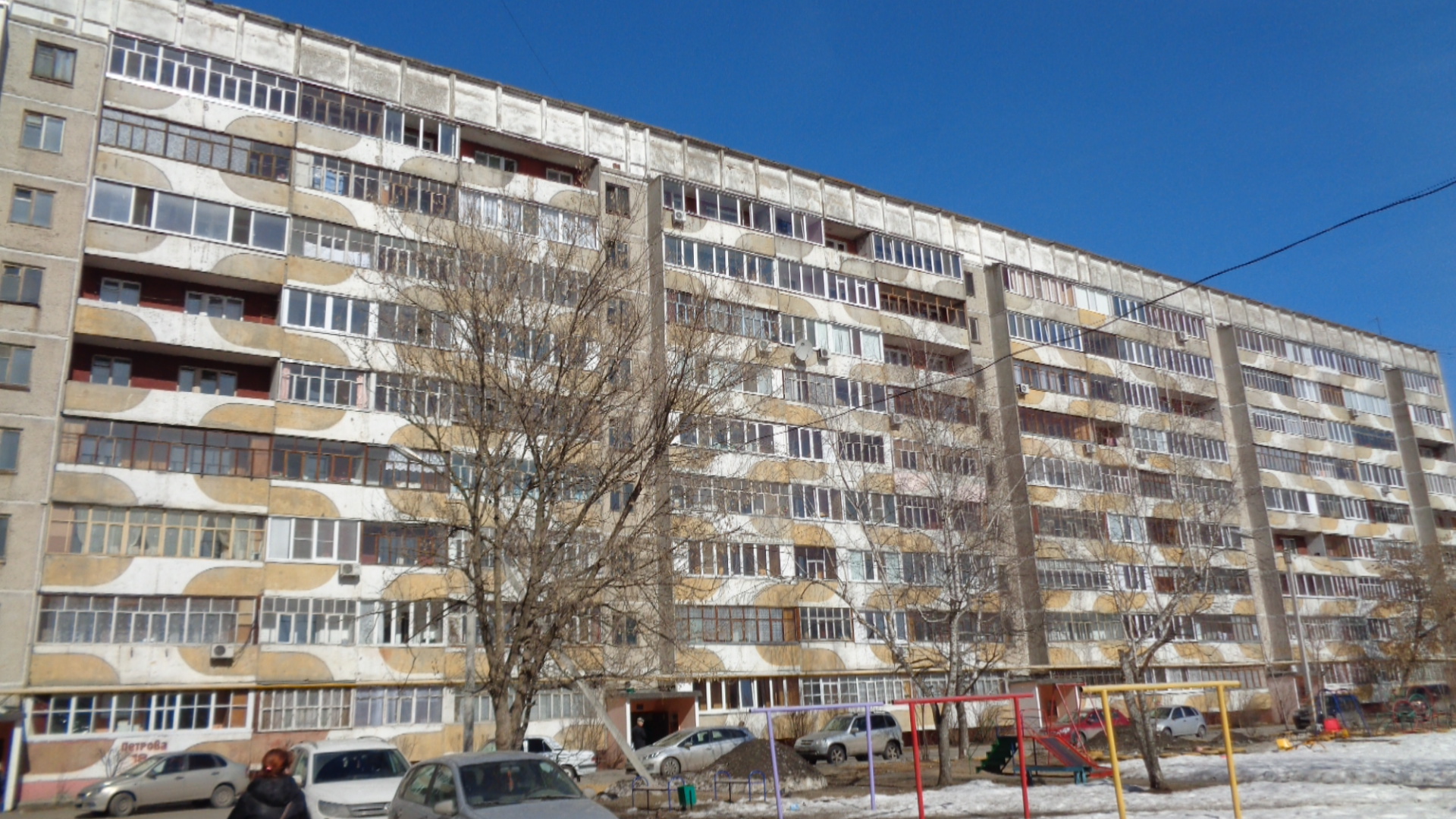 Респ. Марий Эл, г. Йошкар-Ола, ул. Петрова, д. 18-фасад здания