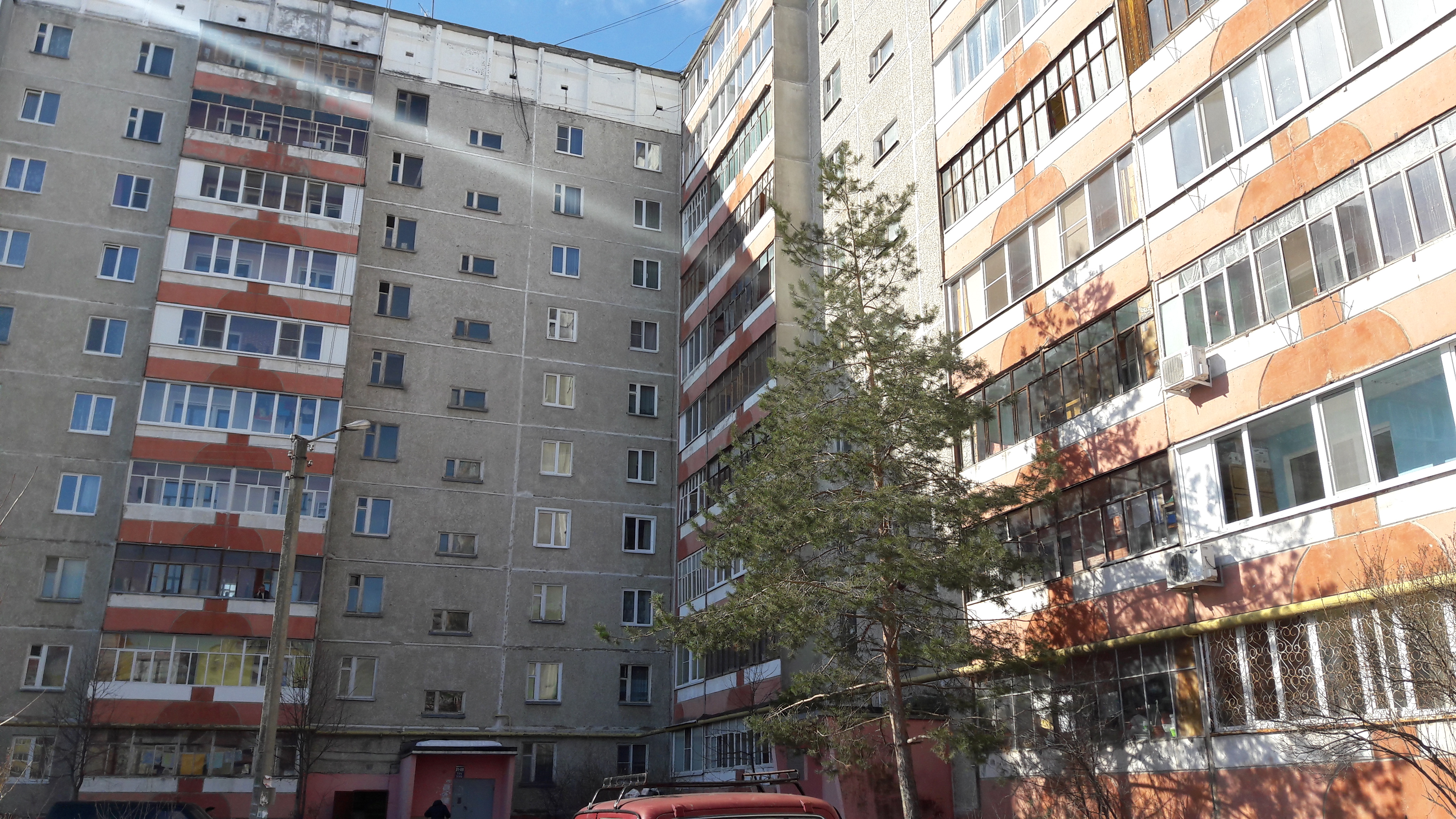 Респ. Марий Эл, г. Йошкар-Ола, ул. Петрова, д. 20-фасад здания