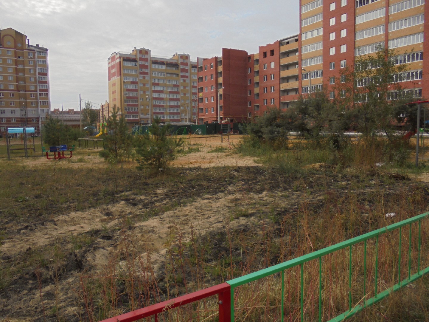 Респ. Марий Эл, г. Йошкар-Ола, ул. Петрова, д. 27 "б"-придомовая территория