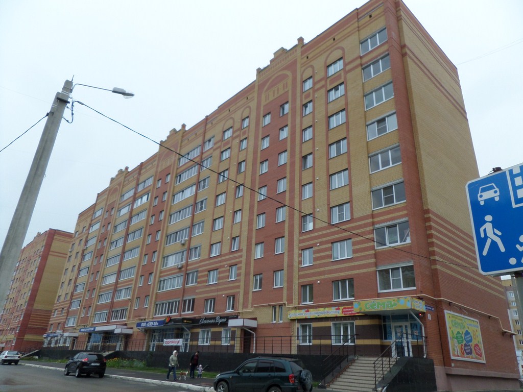 Респ. Марий Эл, г. Йошкар-Ола, ул. Петрова, д. 28-фасад здания