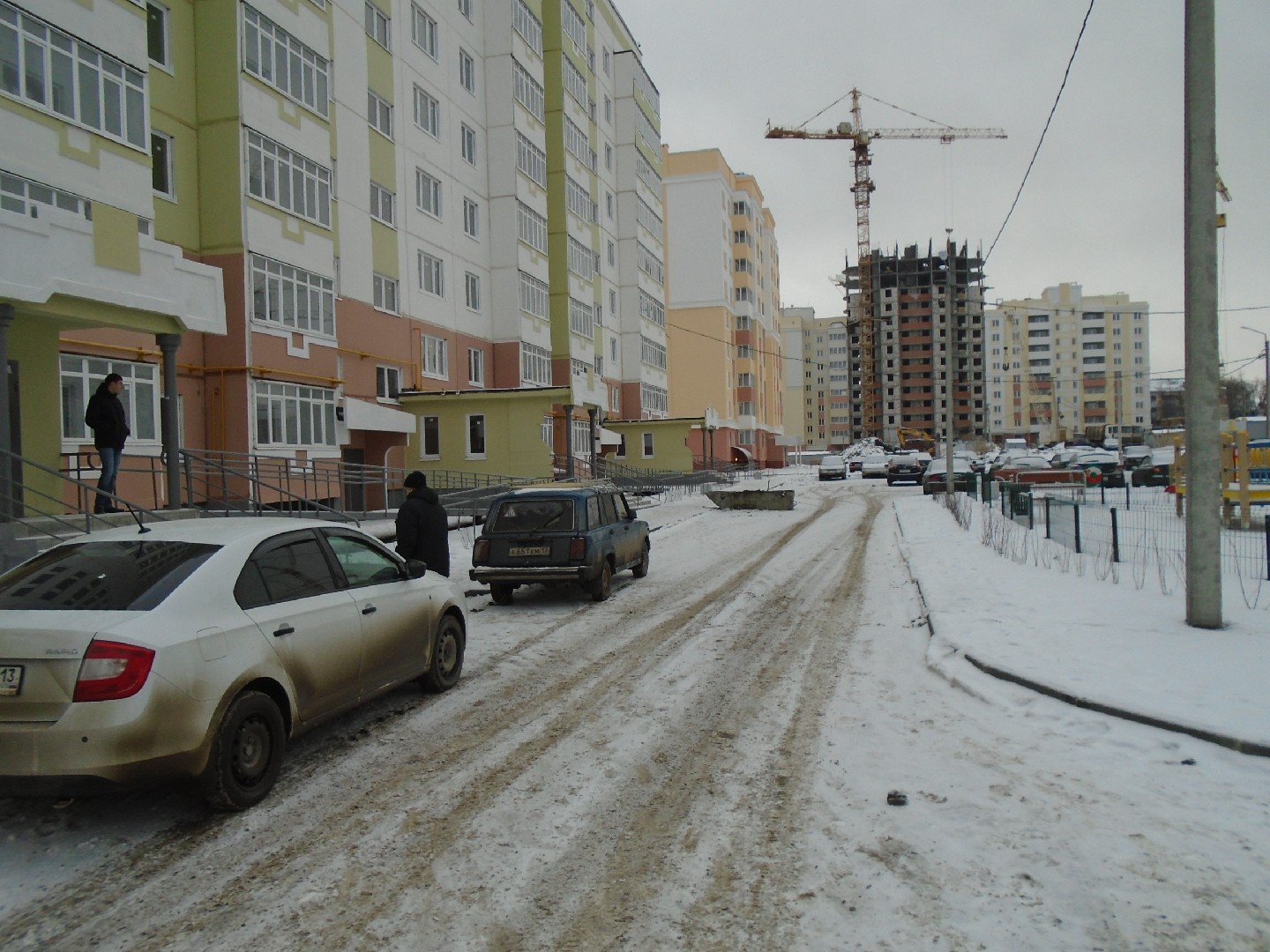 Респ. Мордовия, г. Саранск, ул. Большевистская, д. 122-придомовая территория