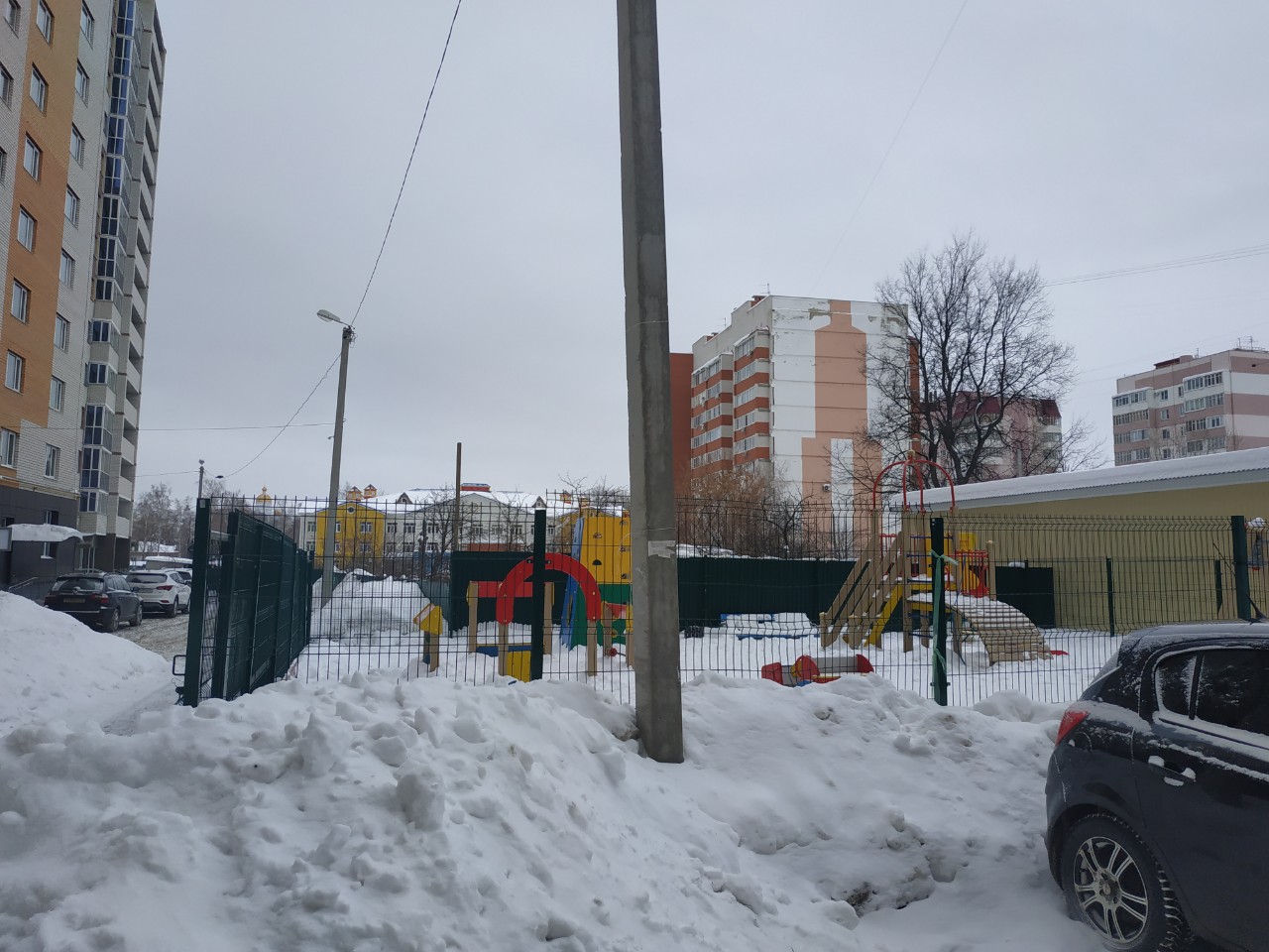 Респ. Мордовия, г. Саранск, ул. Республиканская, д. 49-придомовая территория