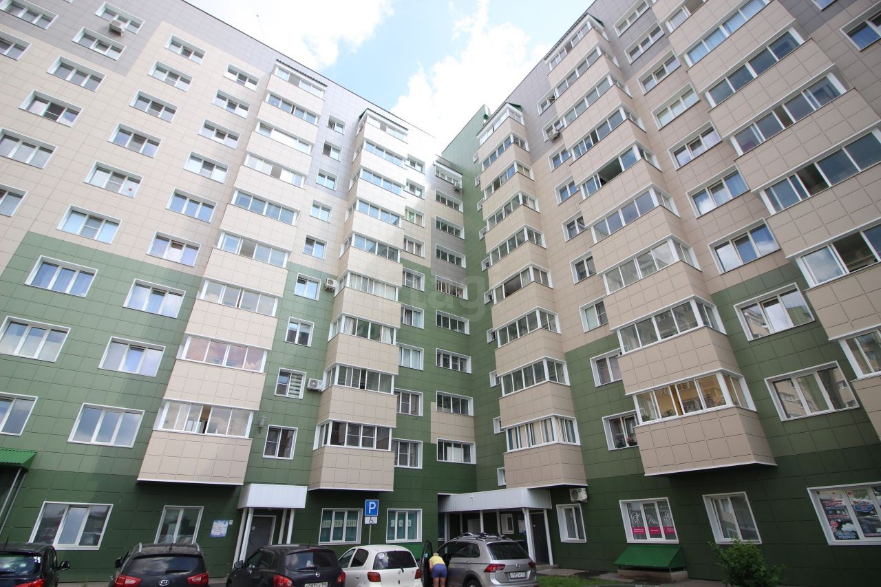 край. Алтайский, г. Барнаул, ул. Балтийская, д. 103-фасад здания
