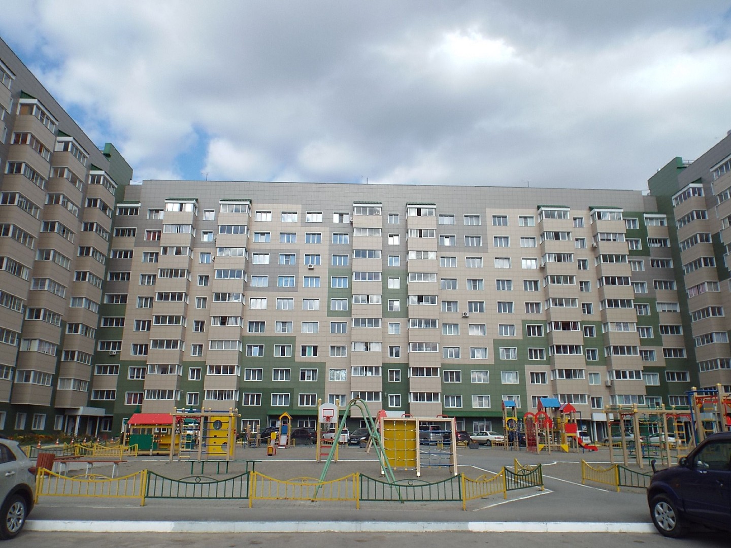 край. Алтайский, г. Барнаул, ул. Балтийская, д. 105-фасад здания