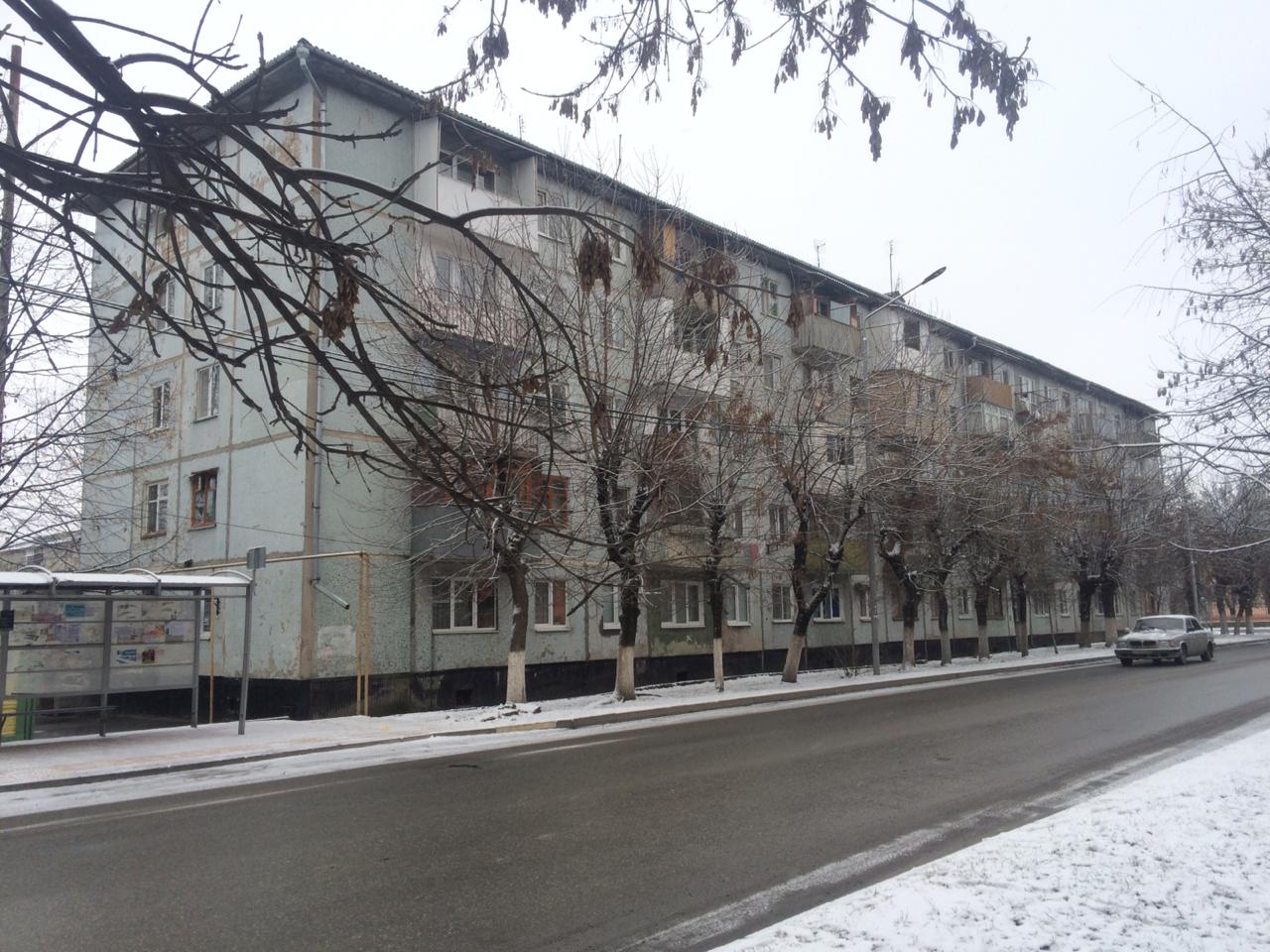 Респ. Северная Осетия - Алания, р-н. Алагирский, г. Алагир, ул. А.Агузарова, д. 2-фасад здания