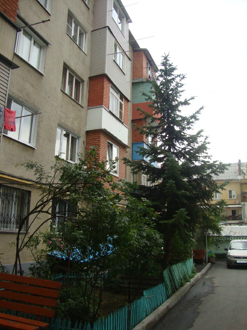Респ. Северная Осетия - Алания, г. Владикавказ, ул. Борукаева, д. 10-фасад здания