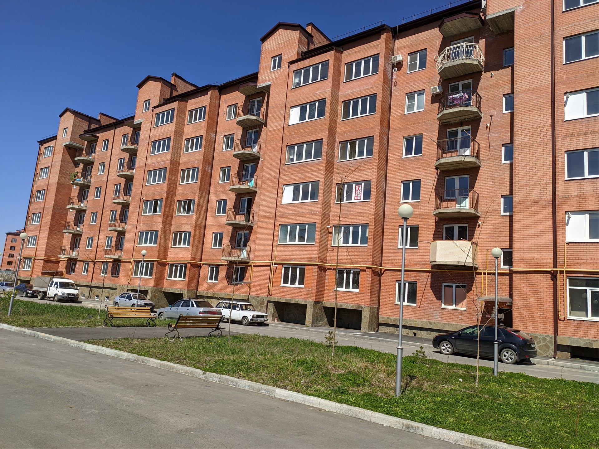 Респ. Северная Осетия - Алания, г. Владикавказ, ул. Владикавказская, д. 46-фасад здания