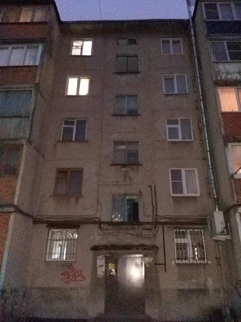 Респ. Северная Осетия - Алания, г. Владикавказ, ул. Гугкаева, д. 26, к. 1-фасад здания