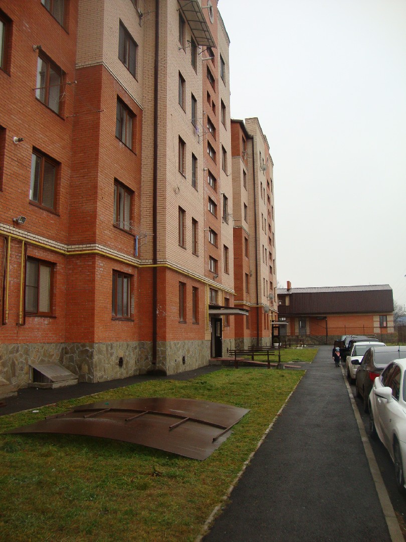 Респ. Северная Осетия - Алания, г. Владикавказ, ул. Леонова, д. 16-фасад здания