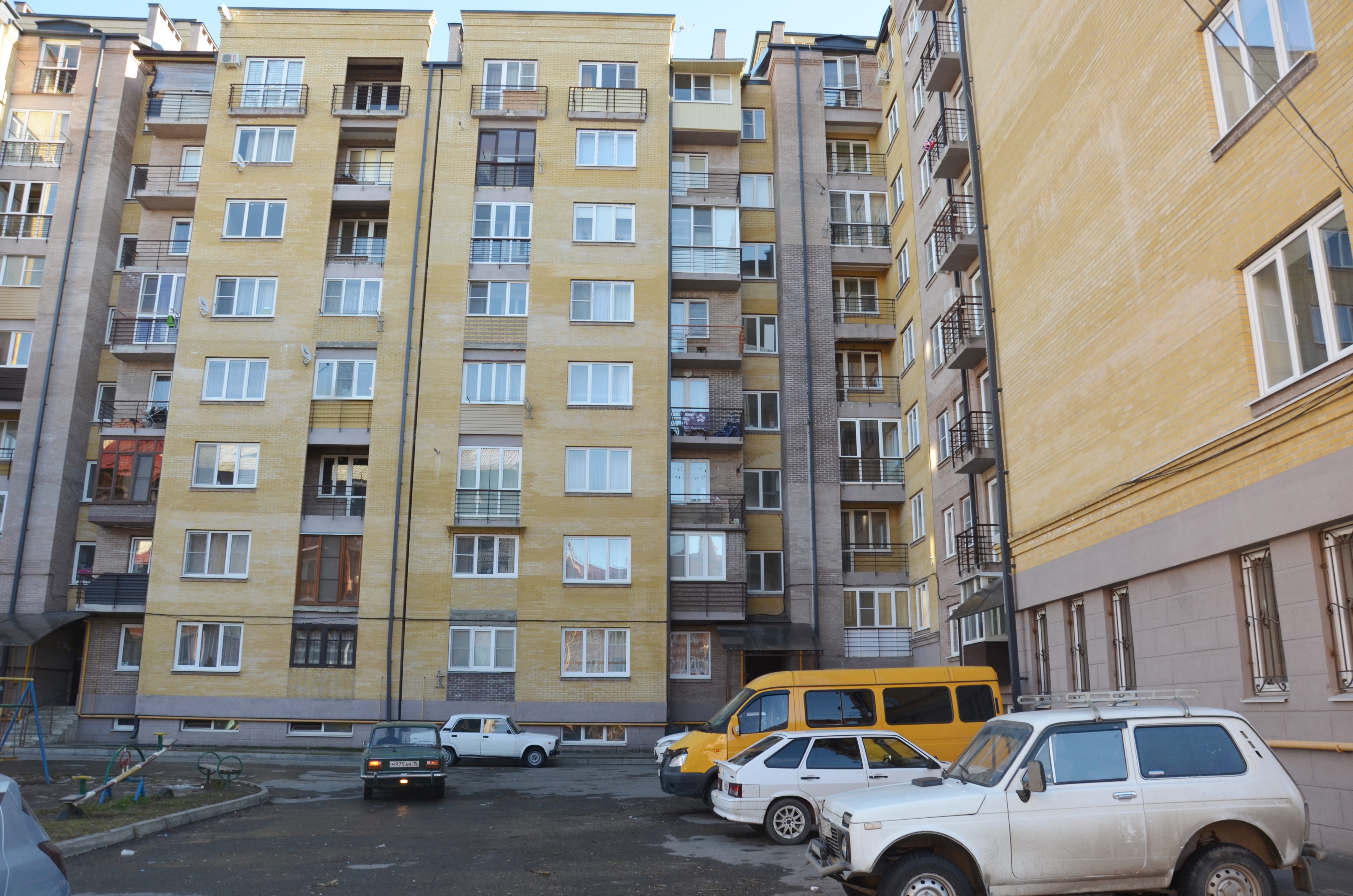 Респ. Северная Осетия - Алания, г. Владикавказ, ул. Цоколаева, д. 32, к. 3-фасад здания