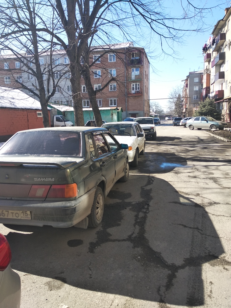 Респ. Северная Осетия - Алания, р-н. Пригородный, с. Октябрьское, ул. Маяковского, д. 90, к. В-придомовая территория