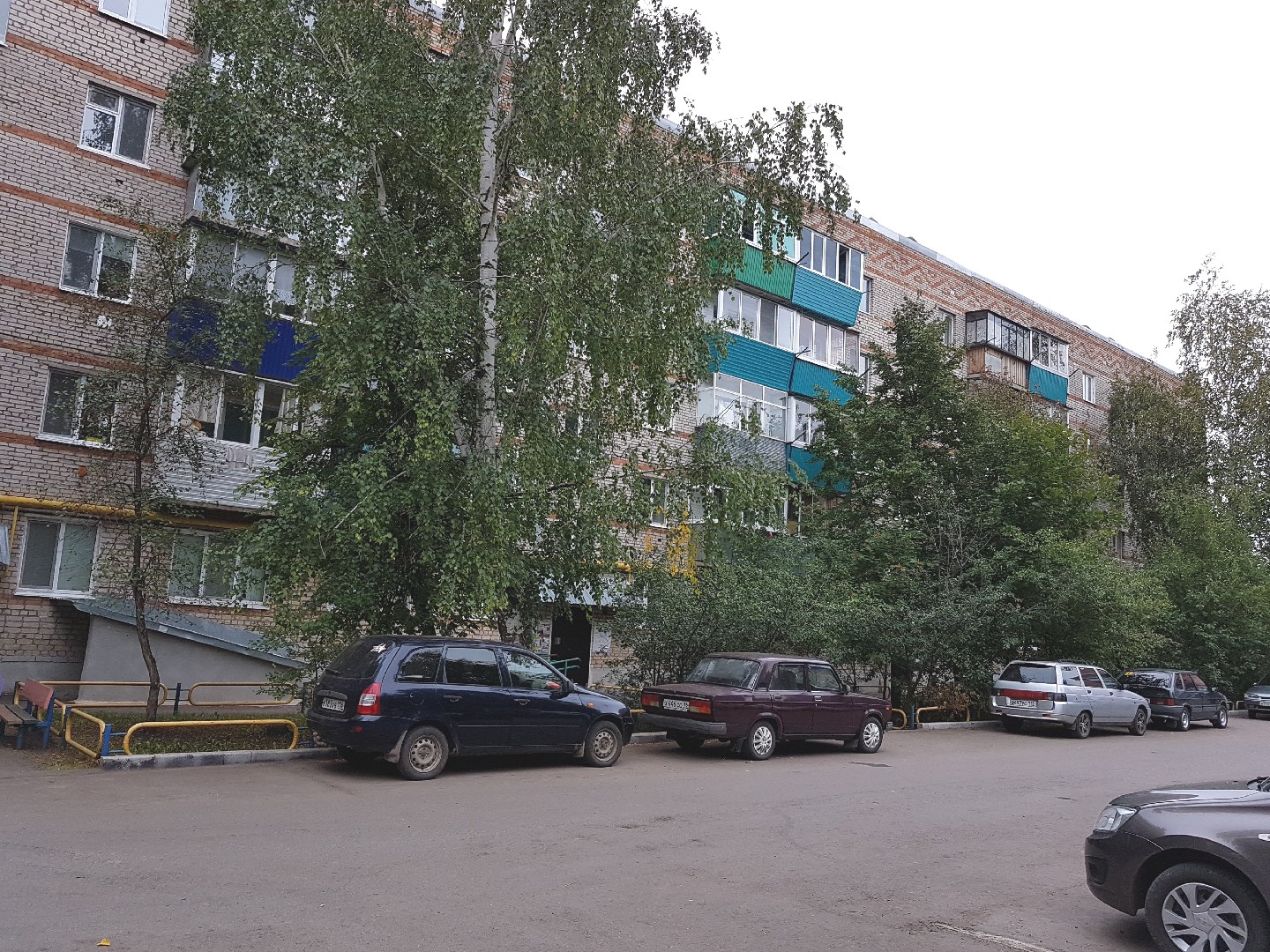 Респ. Татарстан, р-н. Азнакаевский, г. Азнакаево, ул. Булгар, д. 36-фасад здания