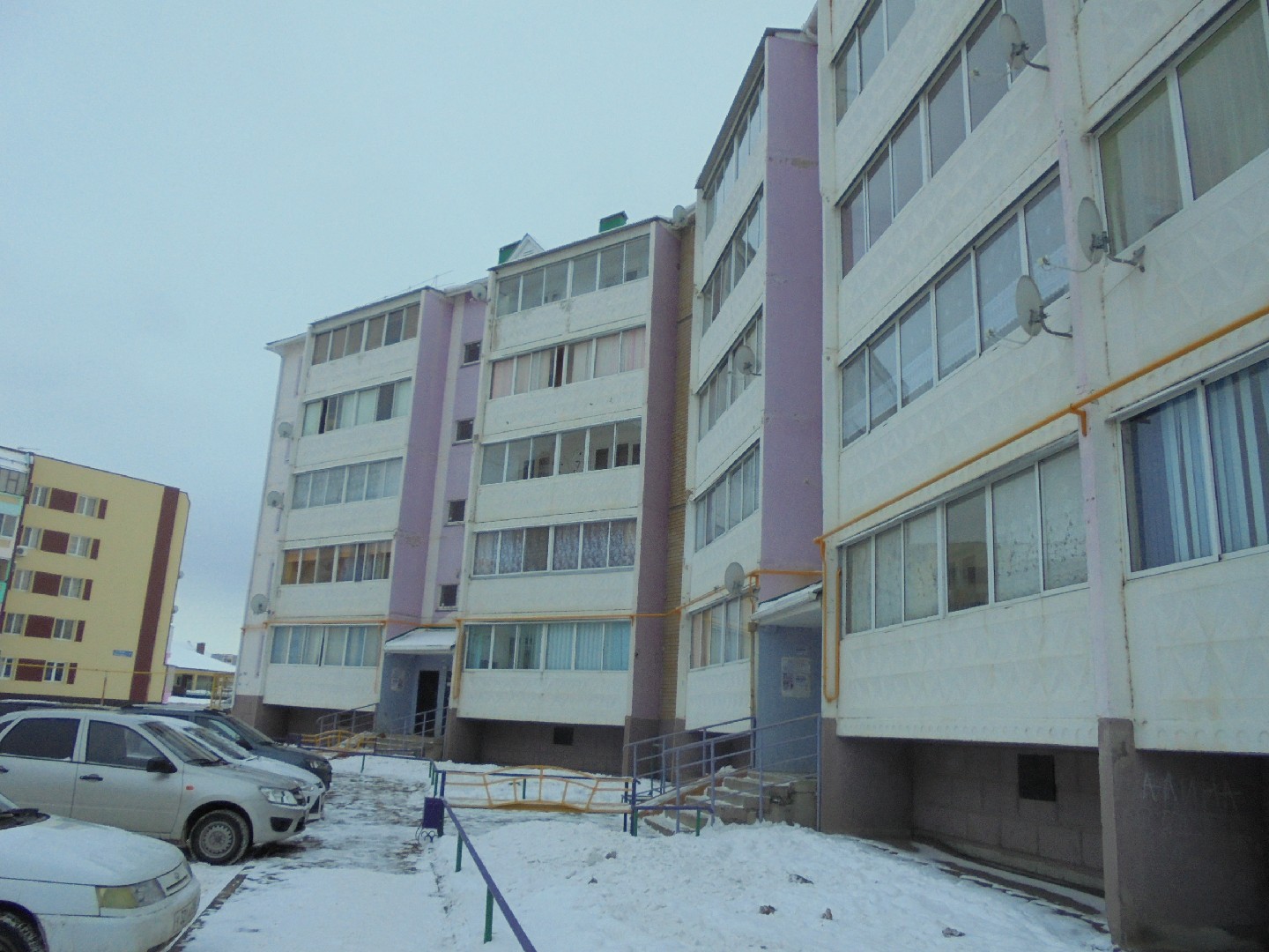 Респ. Татарстан, р-н. Заинский, г. Заинск, ул. Жукова, д. 3-фасад здания