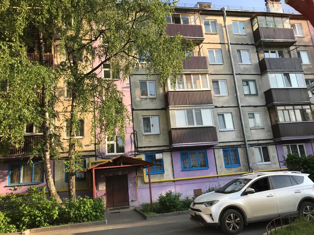 Респ. Татарстан, г. Казань, ул. Аделя Кутуя, д. 1-фасад здания