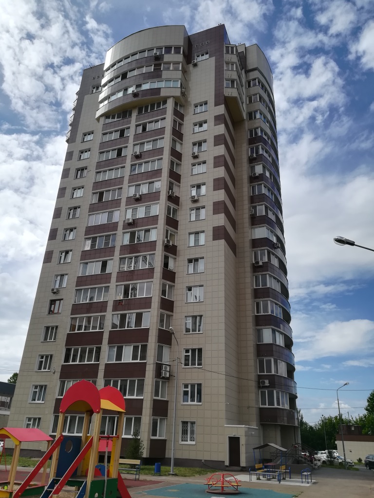 Респ. Татарстан, г. Казань, ул. Аделя Кутуя, д. 110Б-фасад здания