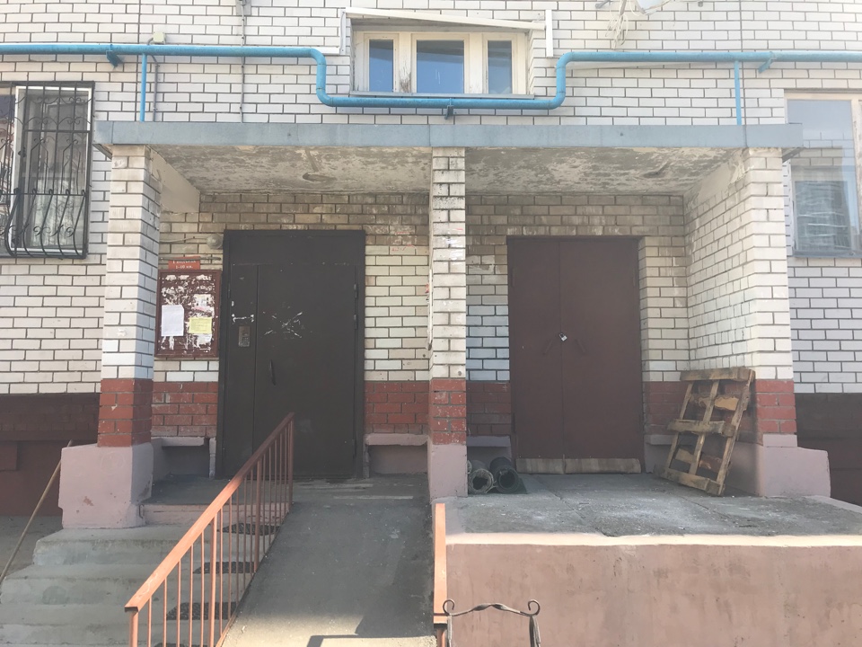 Респ. Татарстан, г. Казань, ул. Академика Завойского, д. 15-вход снаружи