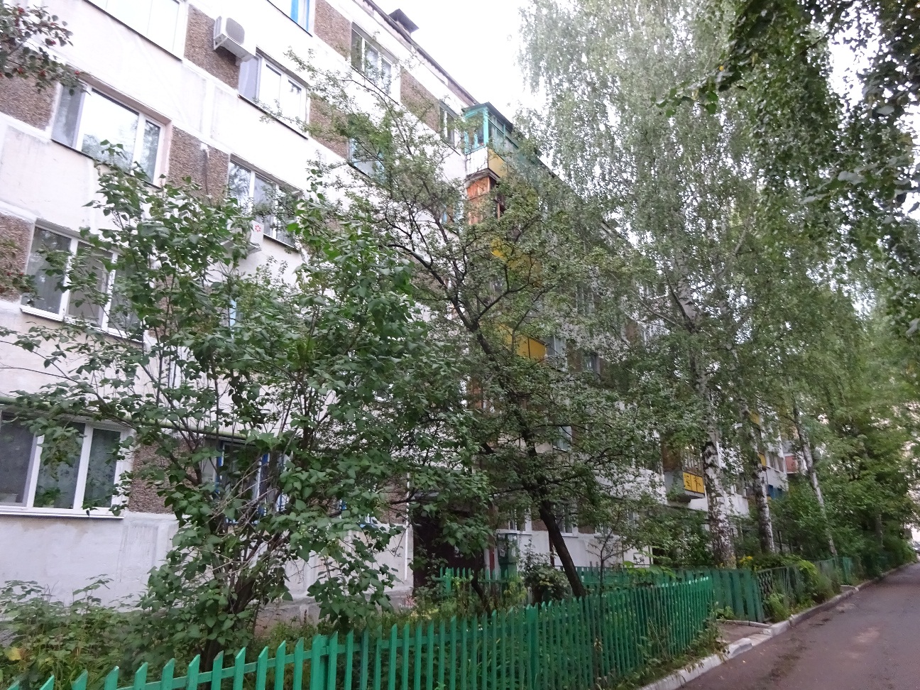 Респ. Татарстан, г. Казань, ул. Братьев Касимовых, д. 18-фасад здания