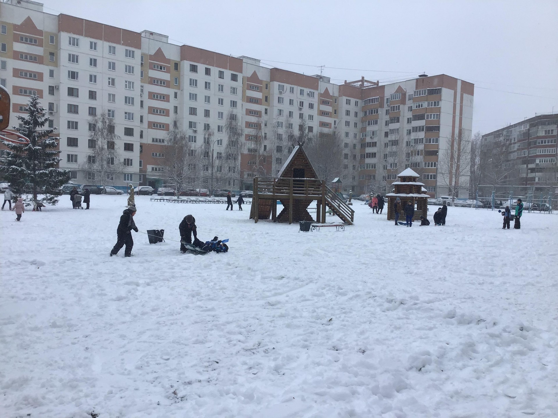 Респ. Татарстан, г. Казань, ул. Маршала Чуйкова, д. 85-придомовая территория