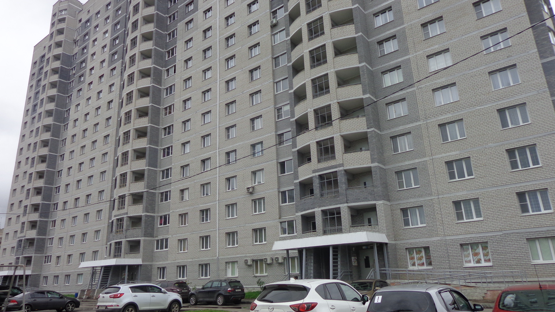 обл. Владимирская, г. Ковров, ул. Комсомольская, д. 106-фасад здания