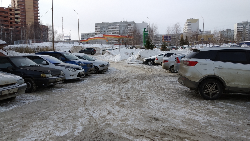 Респ. Татарстан, г. Казань, ул. Ноксинский Спуск, д. 14А-придомовая территория